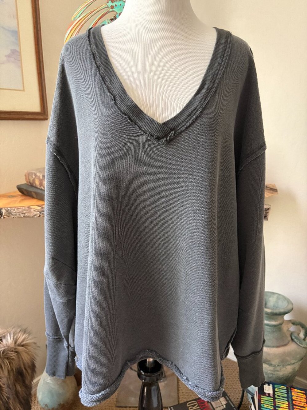 We The Free XS V-Neck Sweatshirt - Like New